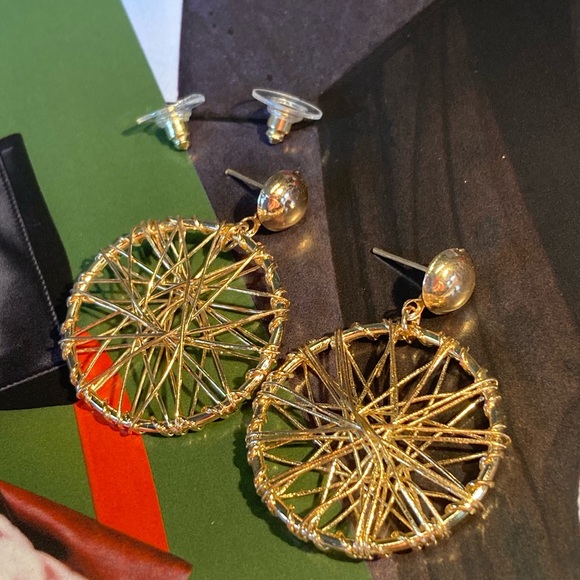 Gold Tone Fashion Earrings - Picture 4 of 4